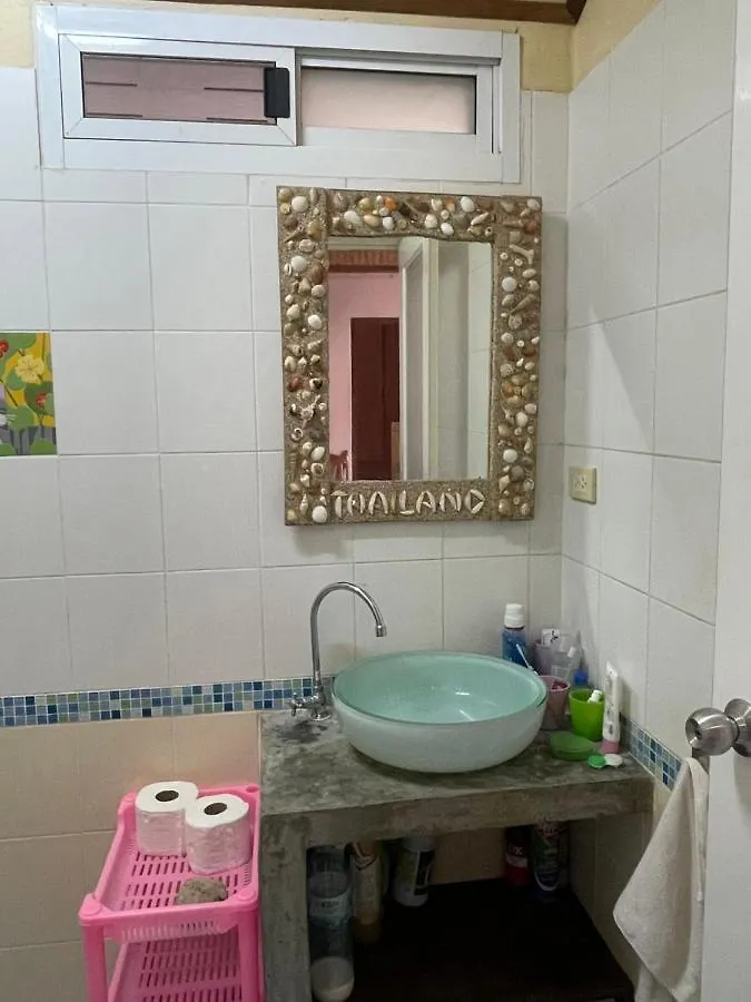 Ko LantaMango Houseアパートメント アパート Ko Lanta